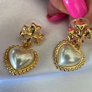 ❌Price Drop ❌NWT TORI BURCH MOTHER OF PEARL HEART DROP EARRINGS .
